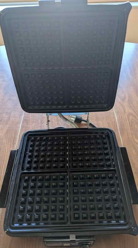 Photo of free waffle iron (Leverett) #1