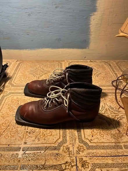 Photo of free Men’s cross country skiing boots (Hintonburg) #2