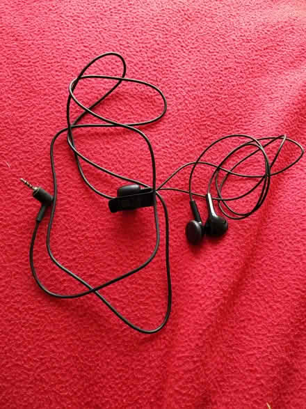 Photo of free Nokia headphones (Risinghurst OX3) #1