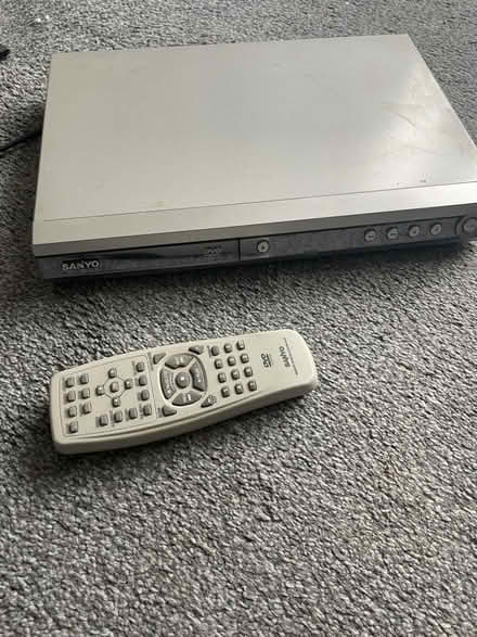 Photo of free DVD player with remote. (Oxford-Freegle CGA OX4) #2