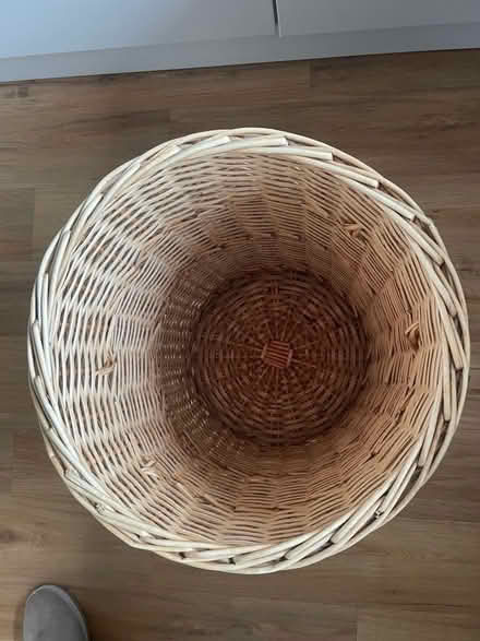 Photo of free Wicker laundry basket. 50 cm high. Excellent condition. (Hala LA1) #3