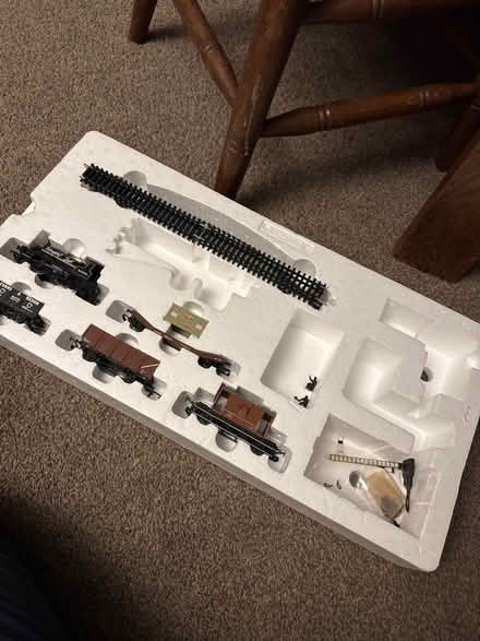 Photo of free Various hornby railway bits (Colinton EH13) #3