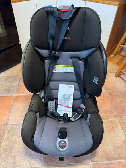 Photo of free Car seat (White Pond area) #1