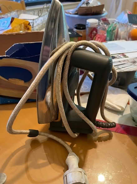 Photo of free Clothes iron for use in Korea (Saratoga Village) #1