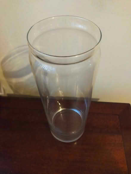 Photo of free Glass vase 34.5 cm (Bromborough CH63) #1