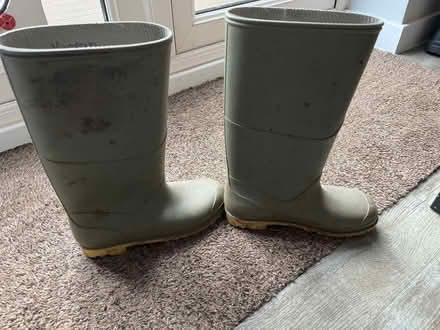 Photo of free Size 4 Wellies (Edmund Park, Frome, BA11) #2