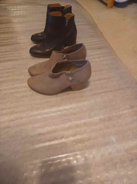 Photo of free Women's shoes, size 9.5 (Northern va) #2