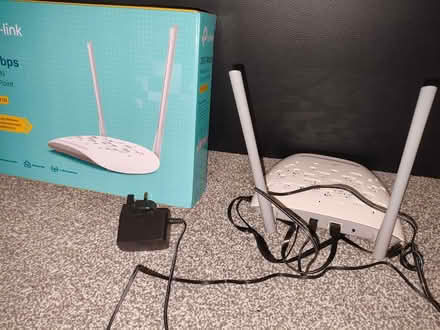 Photo of free TP-Link Wireless Access Point (Central Watford WD18) #2