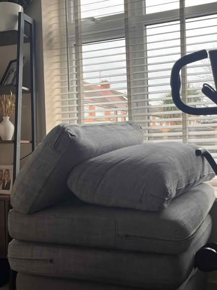 Photo of free 3 seater sofa (HU5) #2