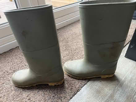 Photo of free Size 4 Wellies (Edmund Park, Frome, BA11) #3