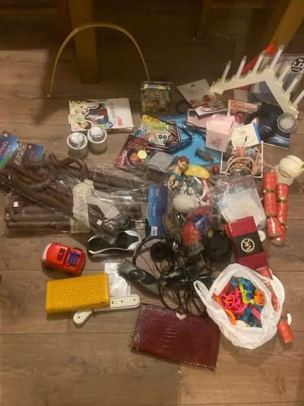 Photo of free variety of house stuff (Whitworth Halls of Residence M14) #1