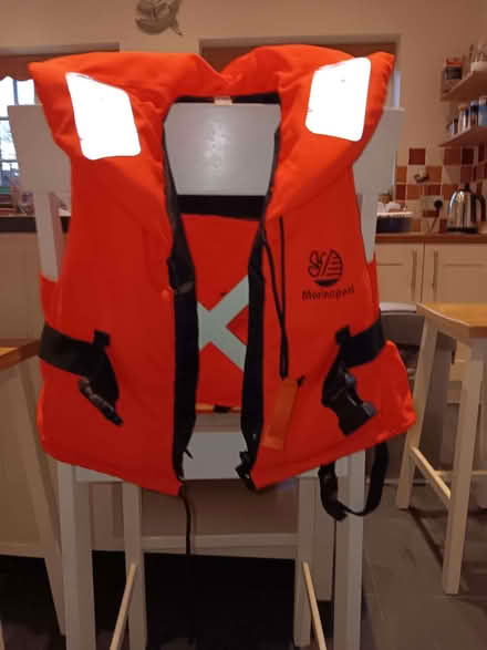 Photo of free kid's life vest (20-30kg) (Bournville B30) #1