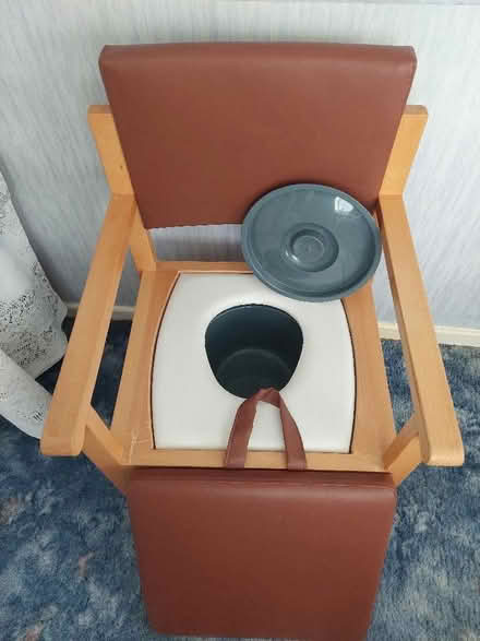 Photo of free Commode (Debden IG10) #4