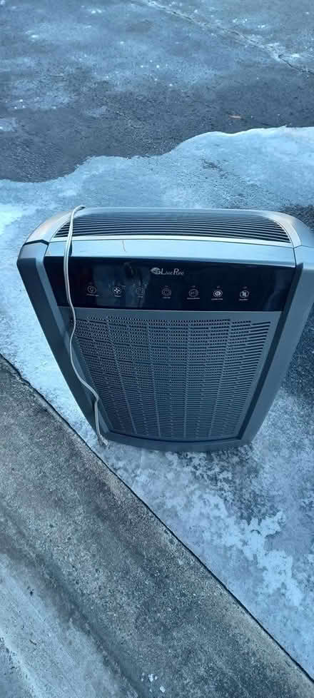 Photo of free Live Pure air purifier (New Castle Delaware) #1