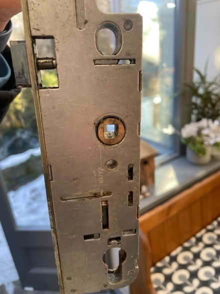 Photo of GU multi lock door gearbox (Sheffield Dore S17) #1