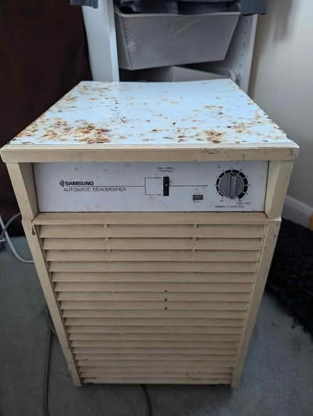 Photo of free Old dehumidifier, for parts/not working (Lower Buckland SO41) #1