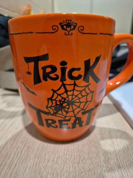 Photo of free Chipped Halloween mug (Kolmar and Cleveland in Skokie) #1