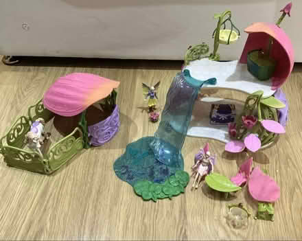 Photo of free Girls play sets (Dawsons Corner LS28) #1