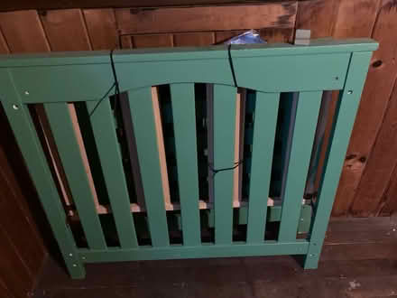 Photo of free Baby crib (comes with mattress) (Mount Baker) #1