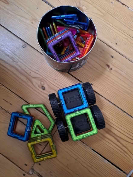 Photo of free Magnetic shapes and wheels construction toy (Cubbington CV32) #1