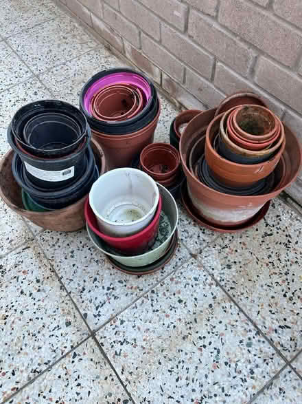 Photo of free Variety of plastic pots (Tregarth LL57) #1