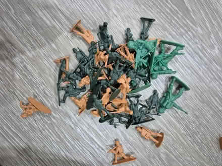 Photo of free Army Soldiers toys (UB5 Northolt) #1