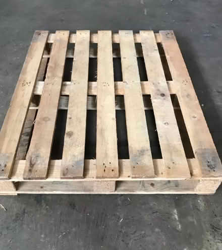 Photo of Wooden pallets (Youlgreave DE45) #1