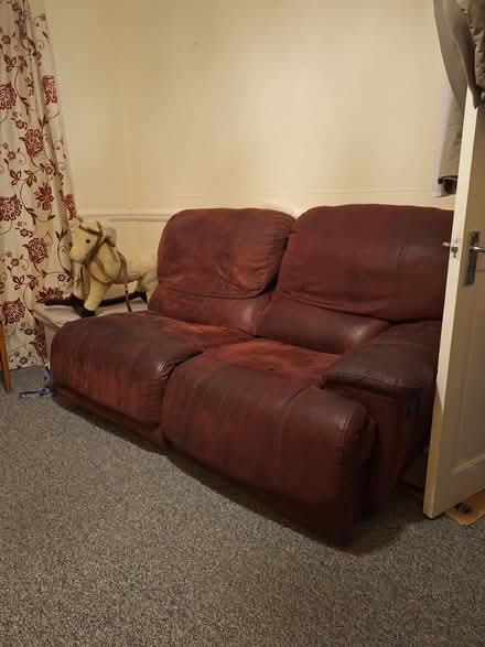 Photo of free Sofa (Dagenham RM10) #3