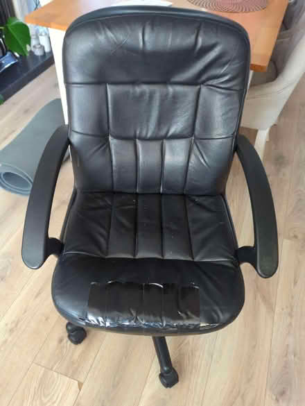 Photo of free Black Office Swivel Chair (DA2) #1