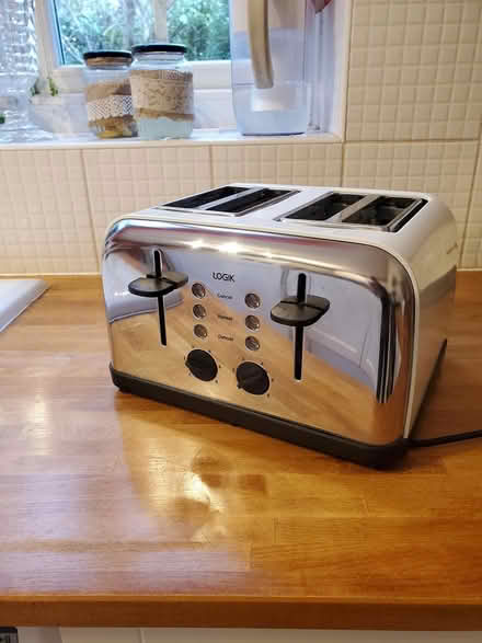 Photo of free 4-slice toaster (Ellel) #1