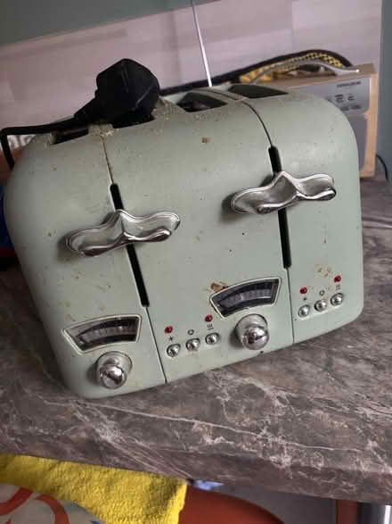 Photo of free DeLonghi toaster (Bamber Bridge PR5) #1