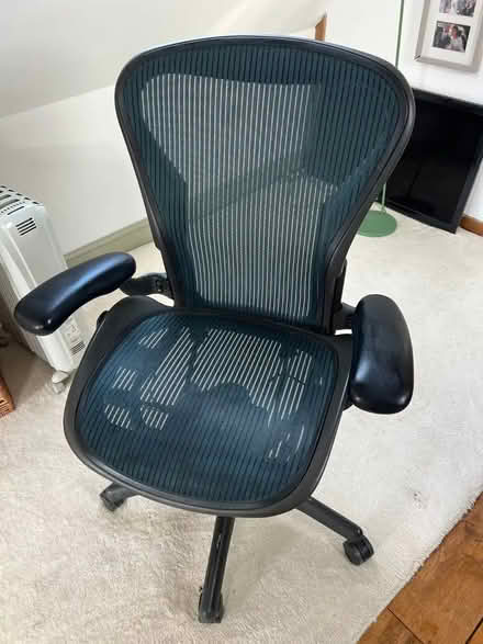 Photo of Office chair with arm rests (Lindale LA11) #1