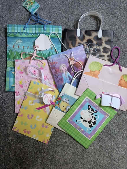 Photo of free Variety of gift bags (Longton PR4) #1