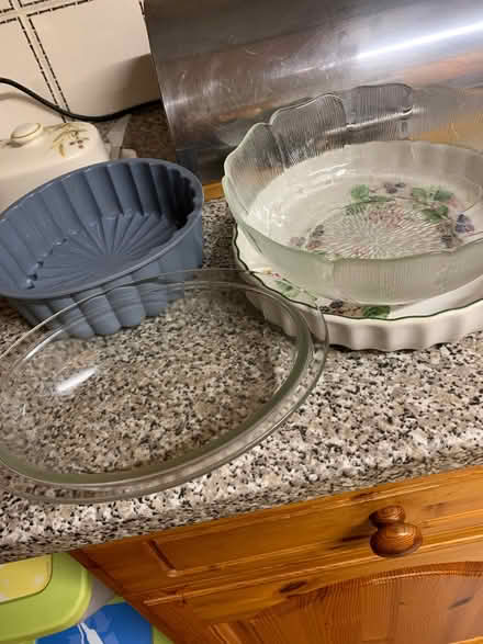 Photo of free Quiche,pie,flan,5 sundae dishes,glass bowl. (Pebsham TN40) #1