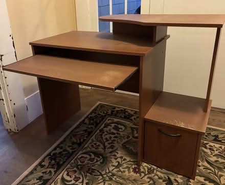 Photo of free computer desk (Redwood City, Mt. Carmel) #1