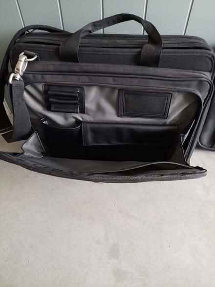 Photo of free Dell Laptop Briefcase (Mariansleigh EX36) #3