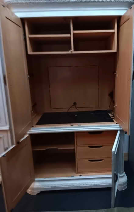 Photo of free Tv cabinet (Nw jax near airport) #2