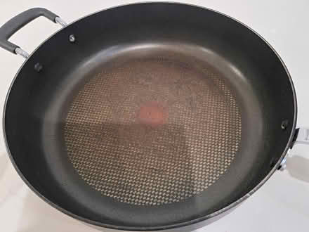 Photo of free 30cm Tefal Frying Pan with lid (Woodley RG5) #2