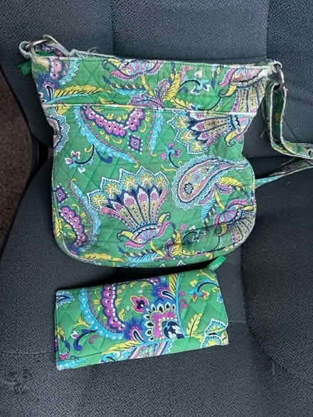 Photo of free Purse and wallet (Boulder Ridge Apartments) #1