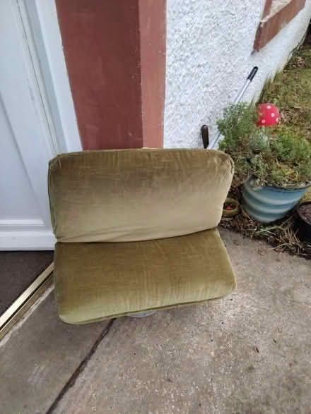 Photo of free Floor cushion (Hutton CA11) #1