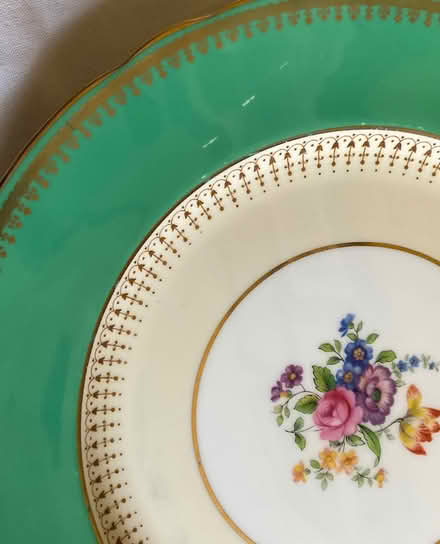 Photo of free 10 1/2 Aynsley China dinner plates (Rhinebeck) #3