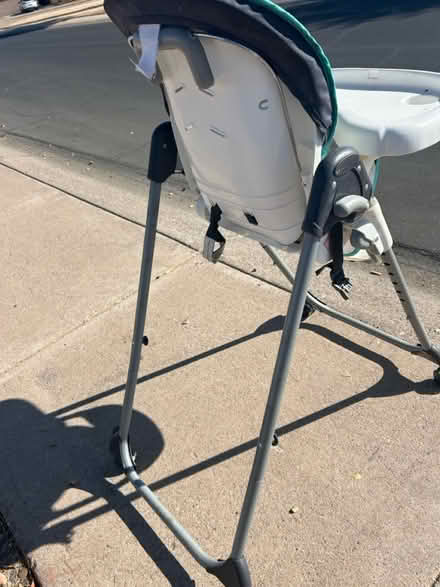 Photo of free High chair (91st ave and Peoria ave) #2