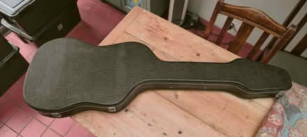 Photo of free Bass guitar hard case - Fender precision style (Surrenden BN1) #1