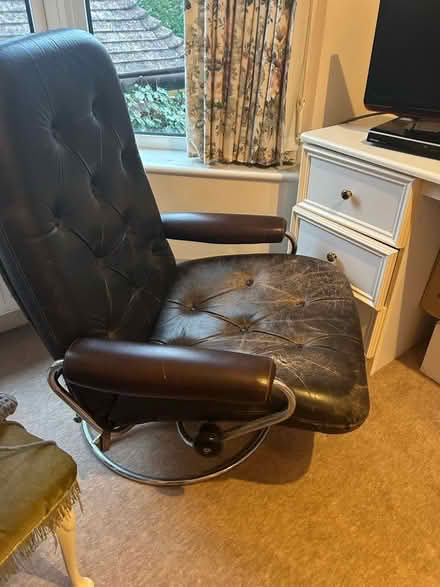 Photo of free Leather reclining chair (Chalfont St Giles HP8) #1