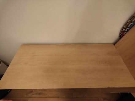 Photo of free Desk (TW2 twickenham) #2