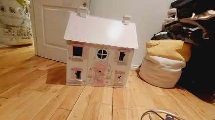 Photo of free Dolls House (IG7) #1