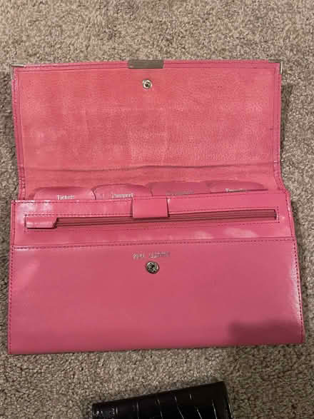 Photo of free Pink leather travel wallet and credit card wallet (Longbarn WA2) #3