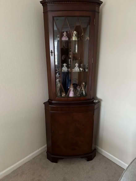 Photo of free mahogany corner unit (Ashwood Park CW9) #1