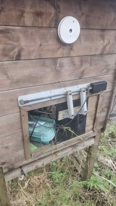 Photo of free Chicken coop and feeder box (Methley LS26) #1