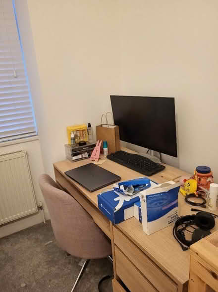 Photo of free Desk (Finchley N2) #1